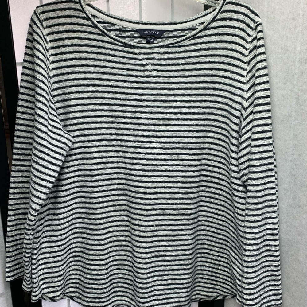 T20- 156 LANDS END WOMEN’S-STRIPE TOP